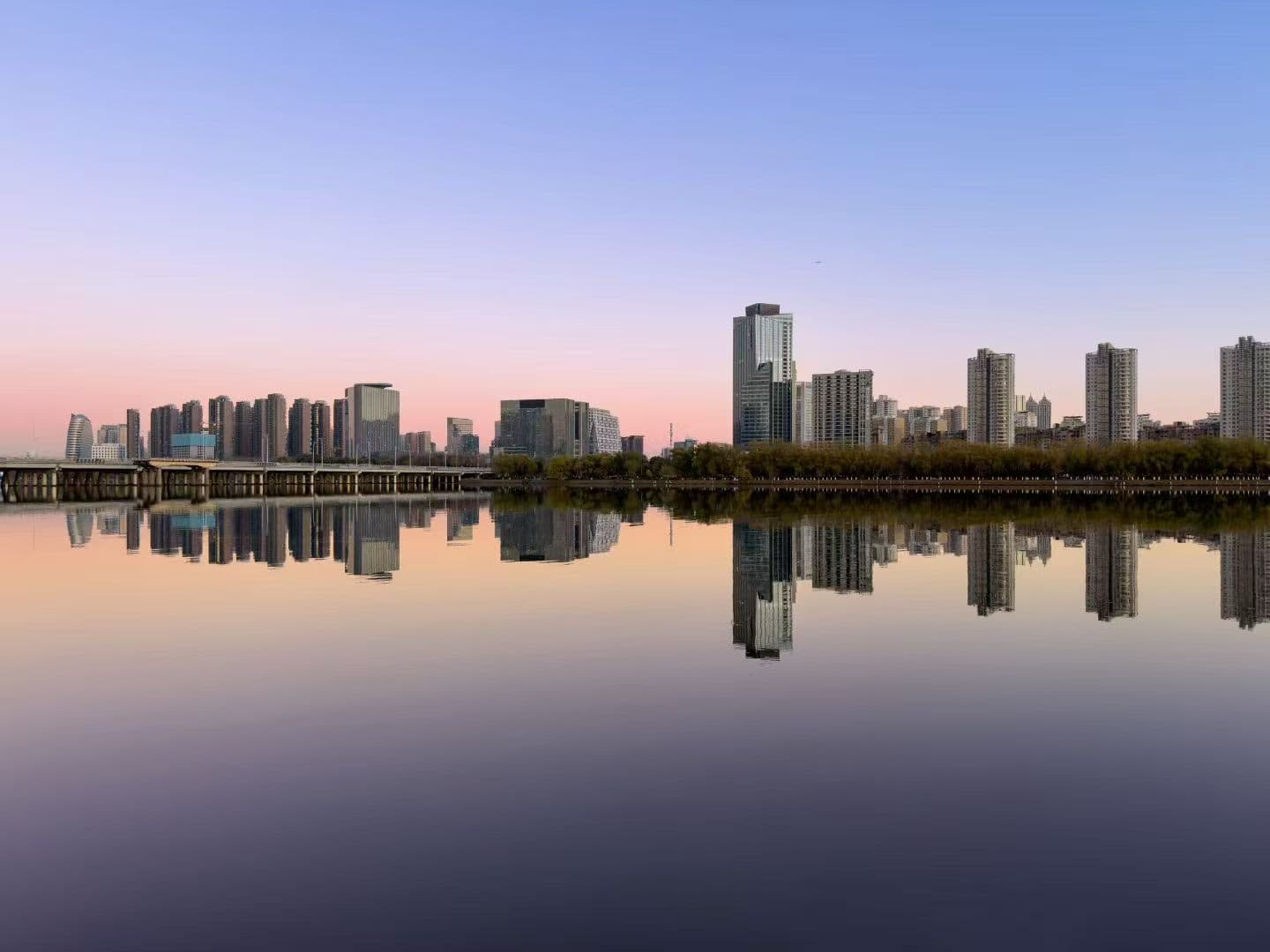 北京按时下班科技有限公司发布2026年战略规划,聚焦数字文创与品牌升级,推动多元业务协同发展