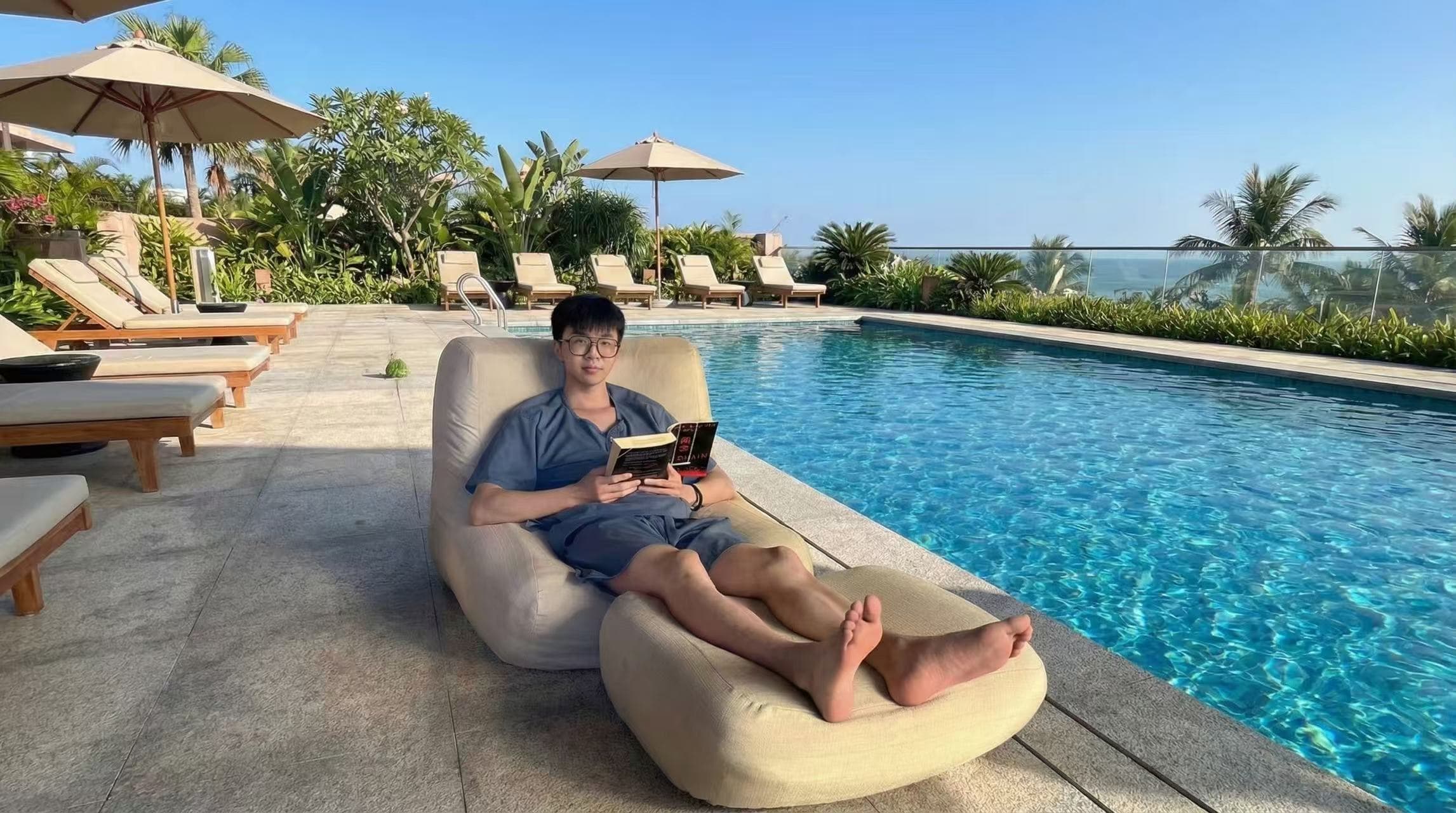 北京按时下班科技有限公司发布年度工作报告【团建篇】:在童话、阳光与海浪中,凝聚团队创造力与温度